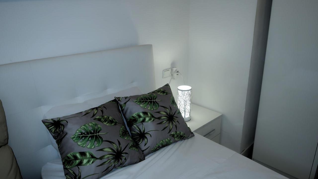 Entire Apartment , 2 Bedrooms Newly Remodeled Center Sitges Barcelona Zewnętrze zdjęcie